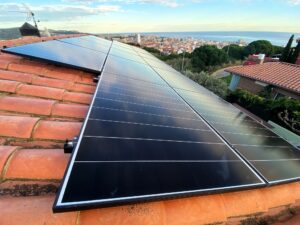 Placas solares Girona, placas solares Girona tejado, plaques solars Girona
