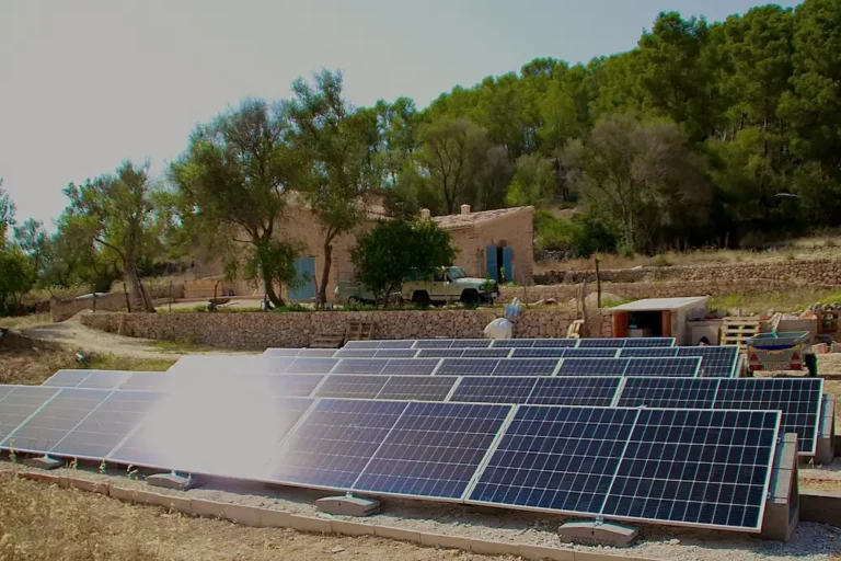 plaques solars illes balears 2 Les instal·lacions fotovoltaiques per autoconsum no són només una opció viable, sinó una aposta necessària per a un futur més net, sostenible i just