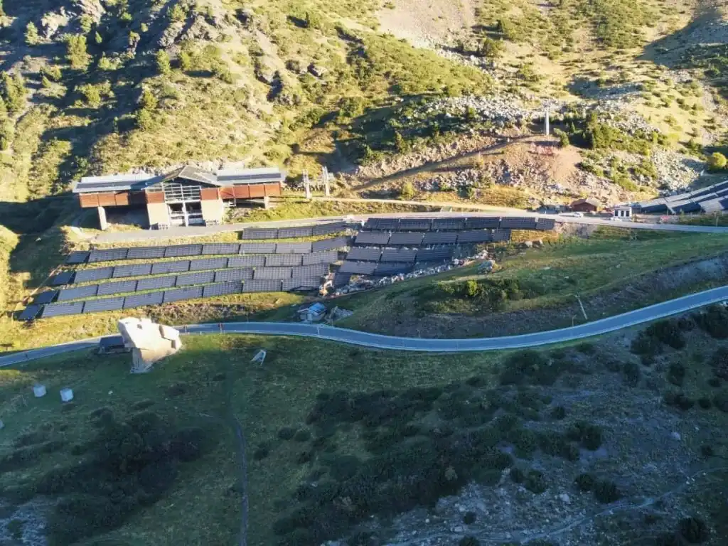 Instal·lació de plaques solars a Andorra
